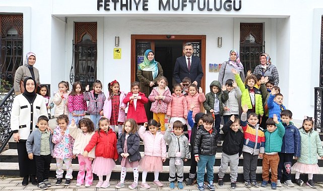 Fethiyeli minikler kumbaralarını Filistin için açtı