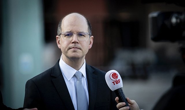 FIBA Genel Sekreteri Andreas Zagklis'den, Basketbol Gelişim Merkezi'ne ziyaret