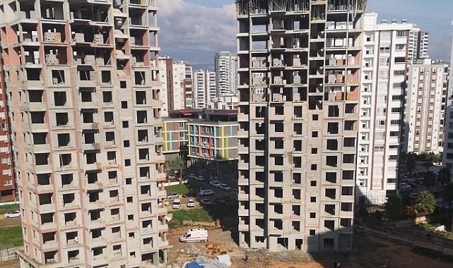 File takmaya çalışan inşaat işçisi 15. kattan düşerek öldü