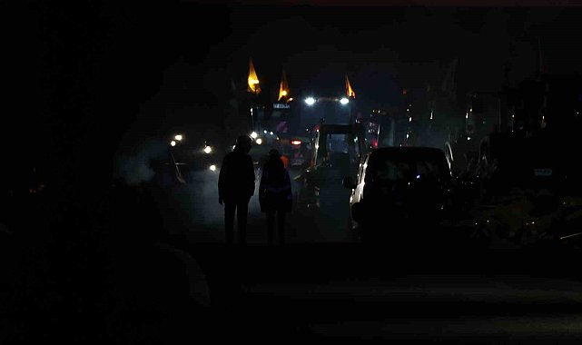 Fransa'da çiftçiler hükümete geri adım attırdı