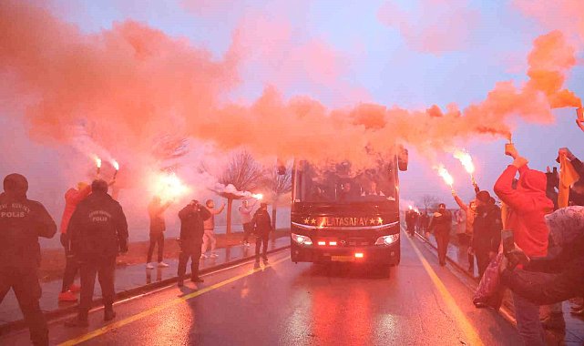 Galatasaray kafilesine Sivas'ta coşkulu karşılama