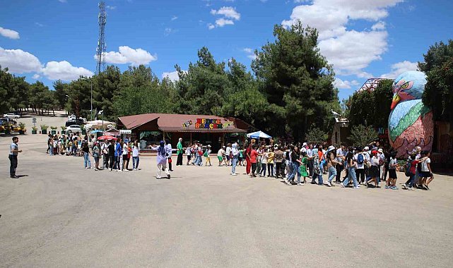 Gaziantep Hayvanat Bahçesi'ni 1 yılda 4 milyon 750 bin kişi ziyaret etti