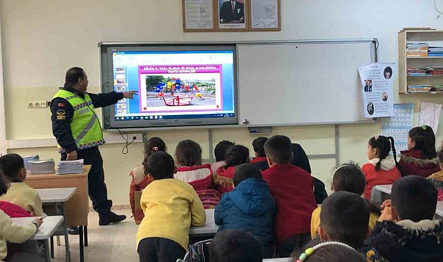 Gaziantep'te jandarma'dan öğrencilere trafik eğitimi