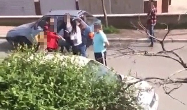 Gaziantep'te kadınların bıçaklı sopalı kavgası kameraya yansıdı