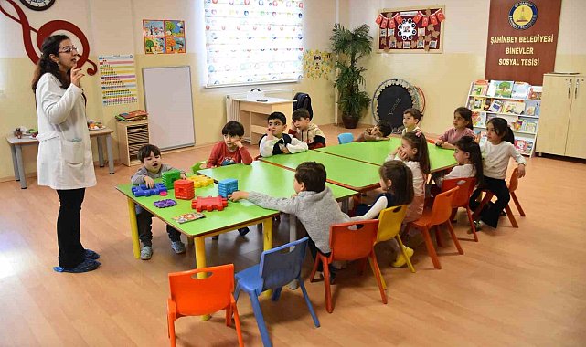 Gaziantep'te minik çocuklar İngilizce öğreniyor