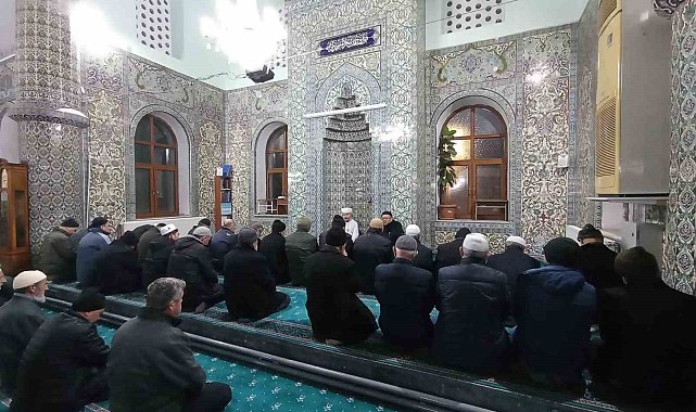 Gediz Ulu Camii'de şehitler için dua