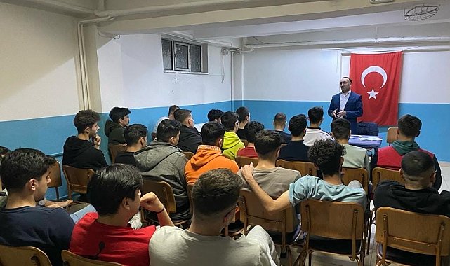 Gediz'de üniversite öğrencilerine bilet desteği