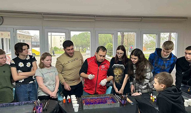 Geleneksel sanatlar Ukraynalı çocuklara tanıtıldı