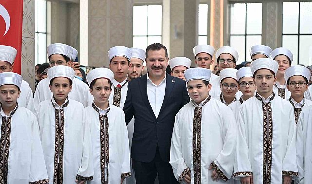 Genç hafızlar mezuniyet coşkusunu yaşadı