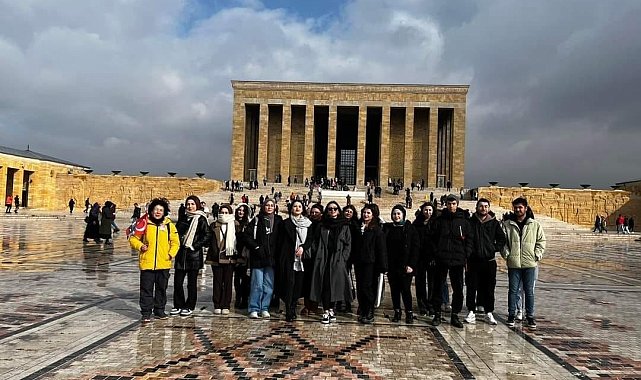 Gençler Anıtkabir'i ziyaret etti