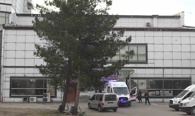 Gercüş'te takla atan otomobilde biri bebek 5 kişi yaralandı
