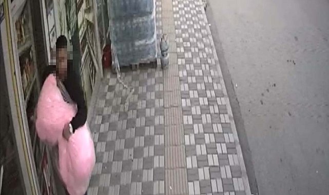 Girdiği marketten oyuncak ayıyı böyle çaldı
