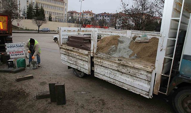 Gölbaşı Belediyesi, kış aylarında çalışmalara ara vermiyor