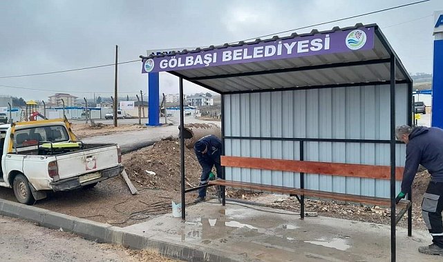 Gölbaşı Belediyesi yolcu duraklarını yeniliyor
