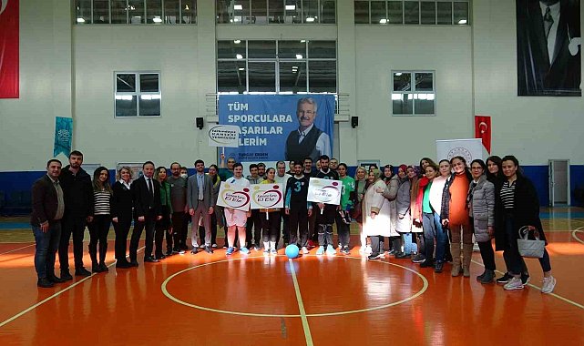 Göz bantlı empati...Görme engelliler görenlerle kıran kırana maç yaptı