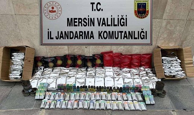 Gümrük kaçağı elektronik sigaralar ile tütün ele geçirildi