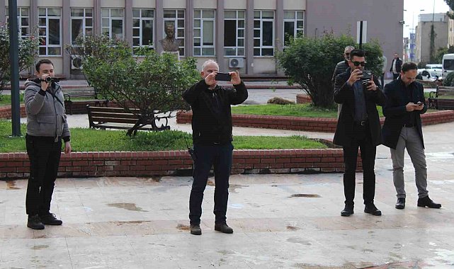 Gün gazetecilerin olunca iş polise düştü