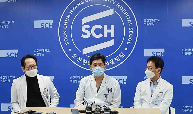 Güney Koreli milletvekiline taşlı saldırının görüntüleri ortaya çıktı: Onlarca kez başına vurdu