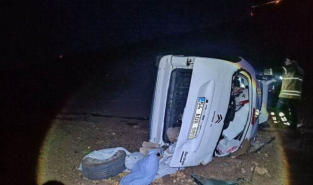 Hafif ticari araç şarampole devrildi: 6 yaralı