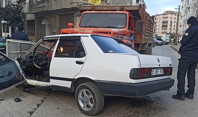 Hafriyat kamyonu ile otomobil çarpıştı: 1 yaralı
