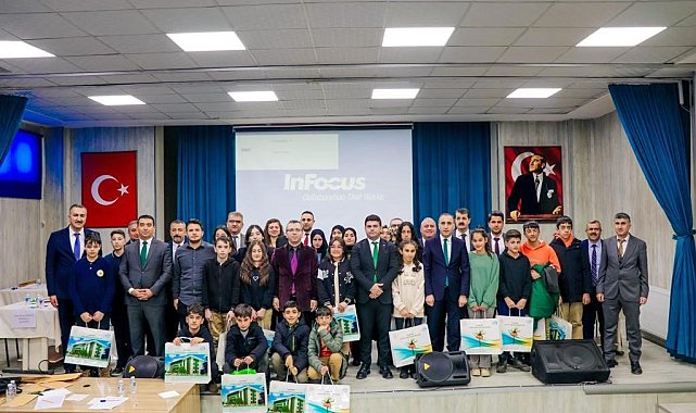 Hakkari'de bilgi yarışması il finali yapıldı