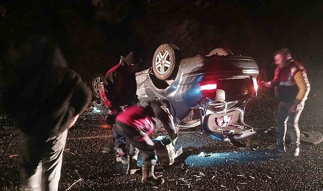 Hakkari'de kontrolden çıkan otomobil takla attı: 3 yaralı