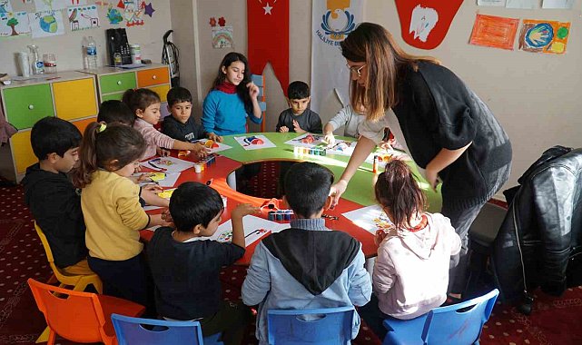 Haliliye'de kadınlar verimli zaman geçiriyor