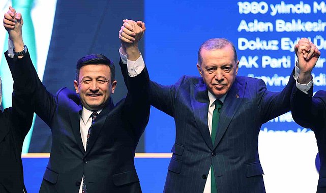 Hamza Dağ'dan ilk mesaj: "İzmir'imizde yeni bir hikaye yazmak için başlıyoruz"