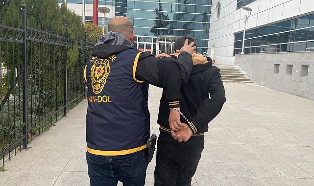 Hasarlı binada hırsızlık yapan şahıs polis ekiplerince yakalandı