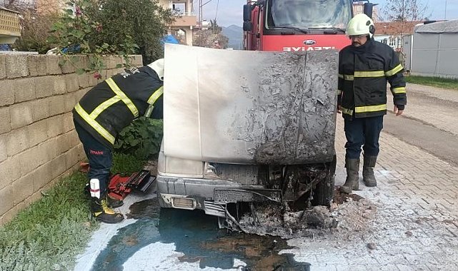 Hassa'da Tofaş otomobilde çıkan yangını itfaiye söndürdü
