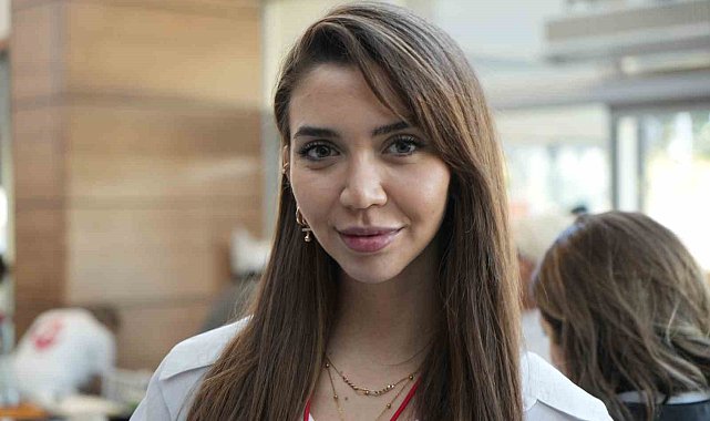 Hastane lobisinde hayır çarşısı