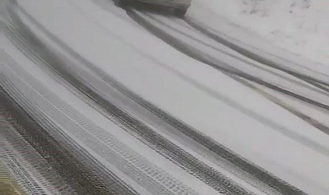 İnegöl-Domaniç arasında bazı araçlar yolda kaldı