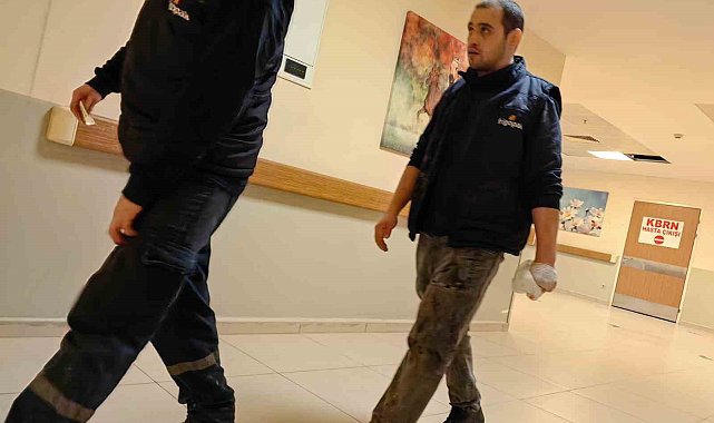 İnegöl&#039;de işçi bıçağı eline sapladı