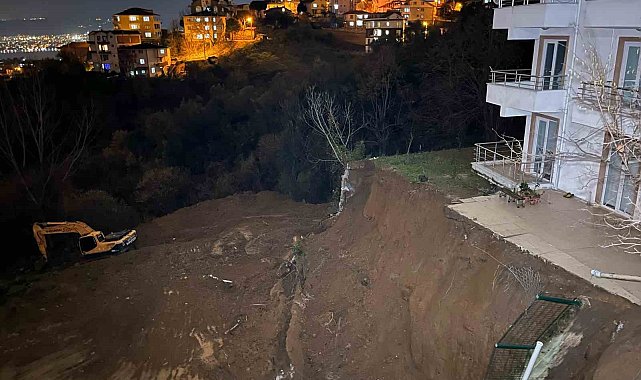 İnşaat alanında toprak kayması: 1 bina boşaltıldı