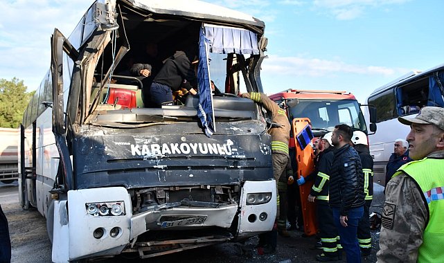 İşçi servislerinin çarpıştığı kazada yaralı sayısı 11 oldu