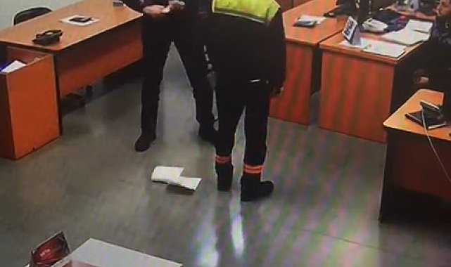 İşçilerin yemek ve servisinin kesildiği fabrikada skandal görüntü
