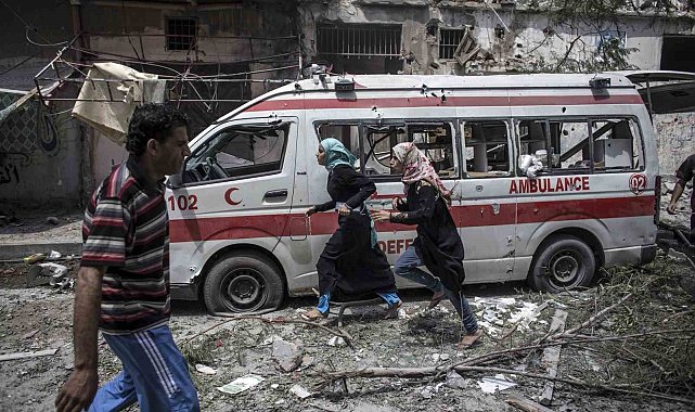 İsrail, Gazze Şeridi&#039;nde ambulansı hedef aldı: 4 ölü