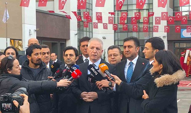 İstanbul'da 2 milyon 985 bin 983 öğrencilerin karne heyecanı