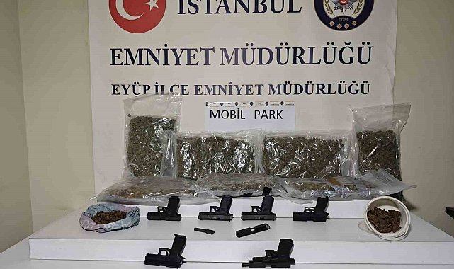 İstanbul'da 4 ayrı adrese uyuşturucu operasyonu: 2 gözaltı