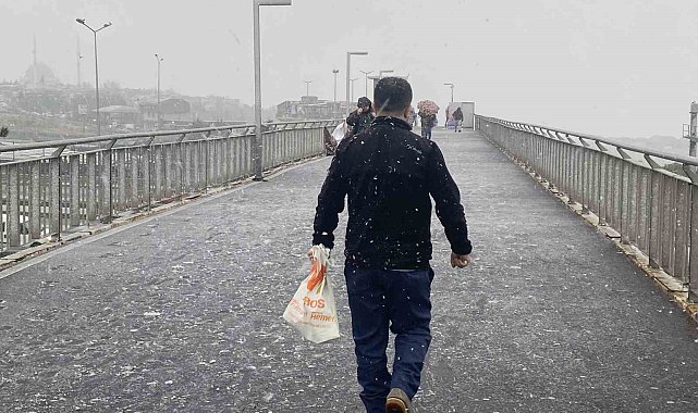 İstanbul'da kar etkili oluyor