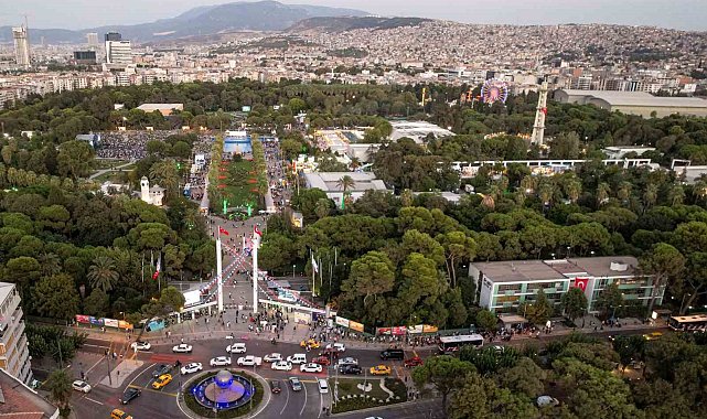 İZKİTAP baharın coşkusuyla Kültürpark'ta