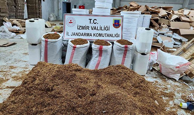 İzmir'de kaçak sigara fabrikasına baskın: 52 milyonluk ürün ele geçirildi