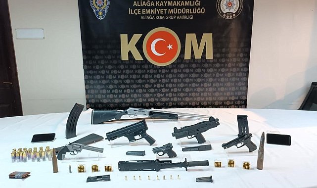 İzmir'de silah tacirine darbe: Ele geçirilenler arasında uçaksavar mühimmatı da var