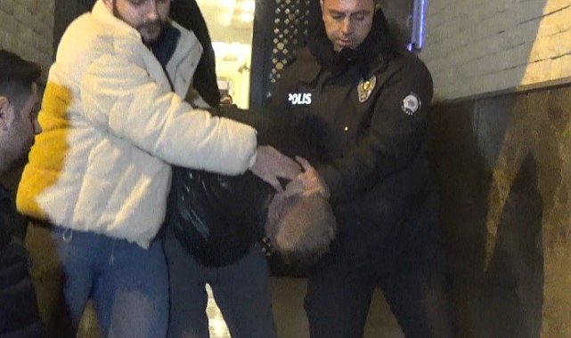 İzmir'de sokaktan kedileri toplayıp, evinde öldürdükten sonra bahçeye atan cani yakalandı