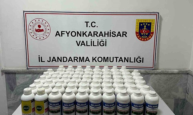 Jandarma 68 litre kaçak zirai ilaç ele geçirdi
