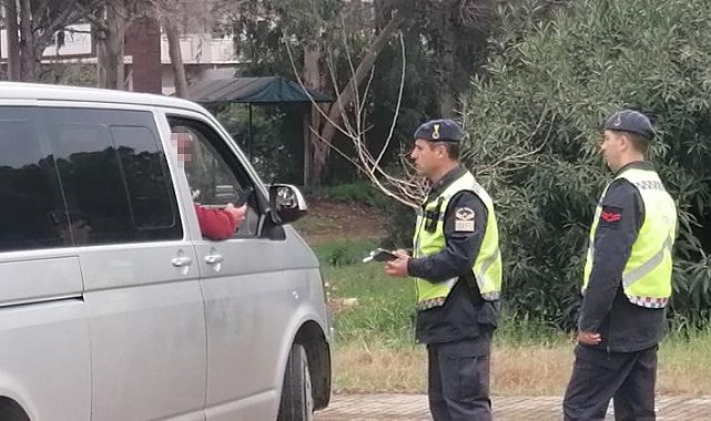 Jandarma alkolmetreyi üfletmek için yarım saat dil döktü, üfleyince cezayı yedi