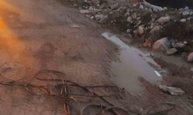 Jeneratör kablosu çalarken suçüstü yakalandılar