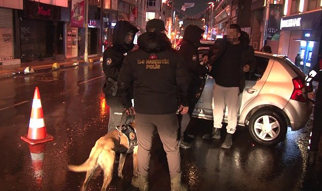 Kadıköy'de yapılan huzur denetiminde üzerinde uyuşturucu madde taşıyan şahıs yakalandı