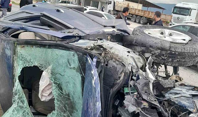 Kafa kafaya çarpıştılar: 4 yaralı