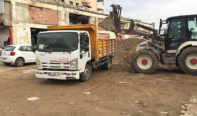 Kahramanmaraş'ta inşaat atıkları toplanıyor